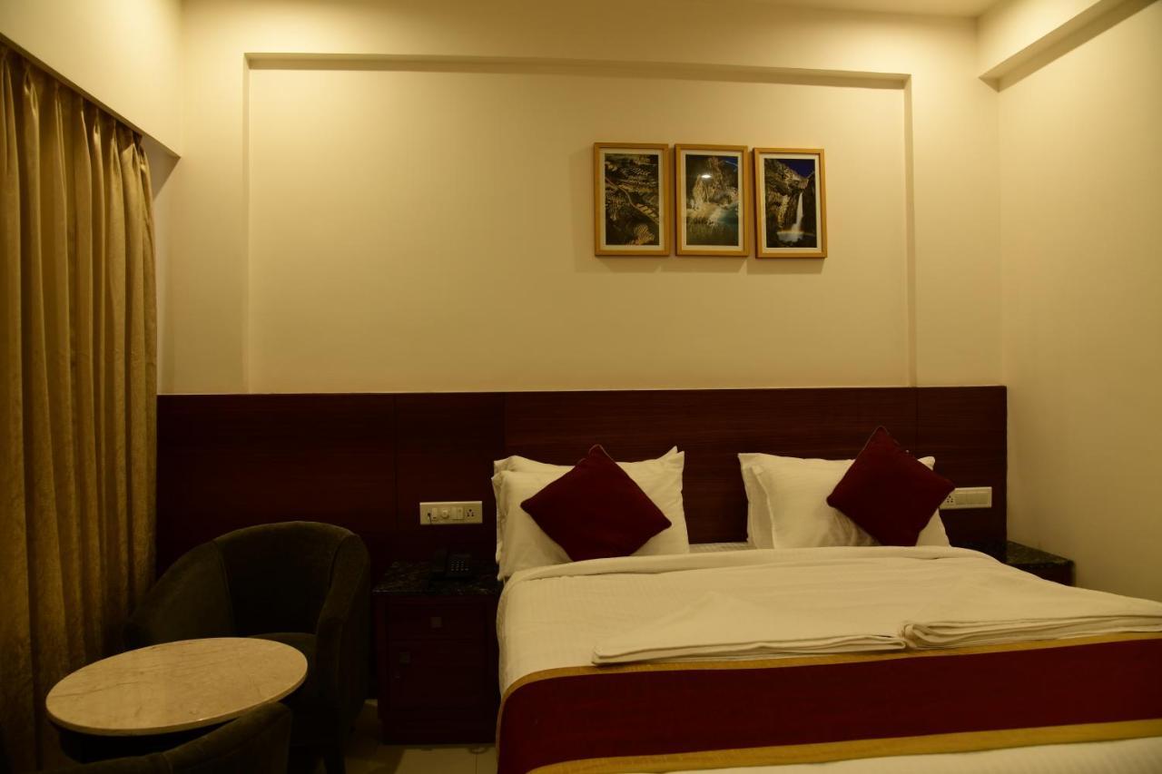 Hotel U.T.Elite Bangalore Dış mekan fotoğraf